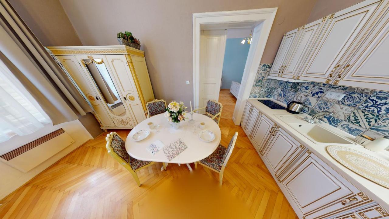 Apartments Kromeriz Exterior photo